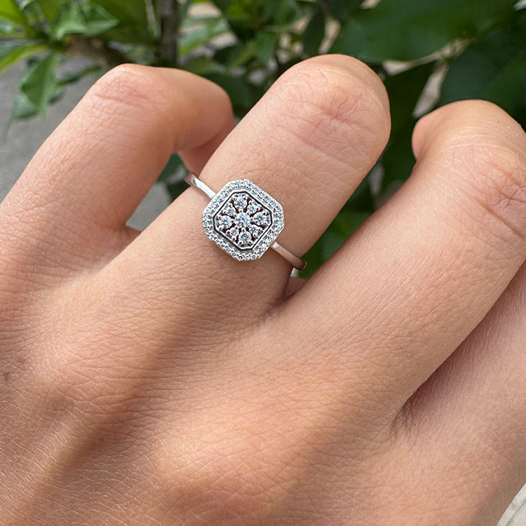 Unique diamond pattern ring