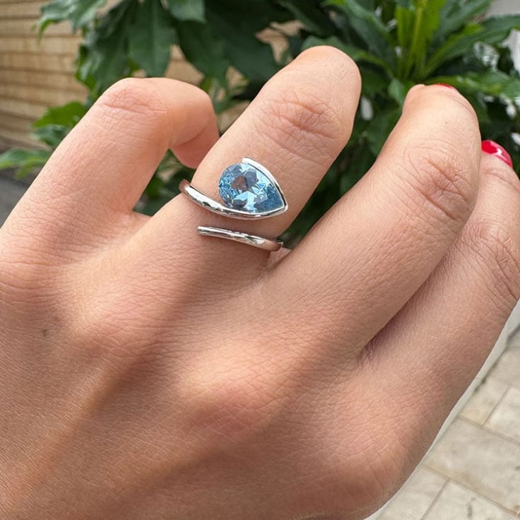 Topaz On A Unique Band