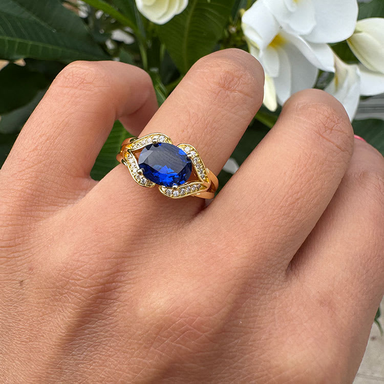 Lab Sapphire On A Art Deco Band