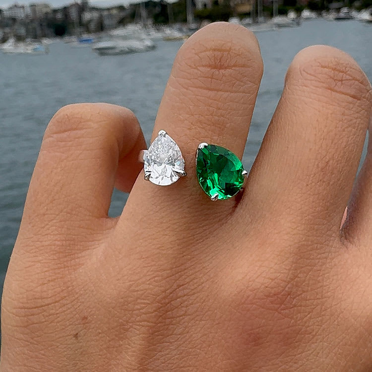 Pear lab diamond and Pear lab Emerald Toi et Moi ring