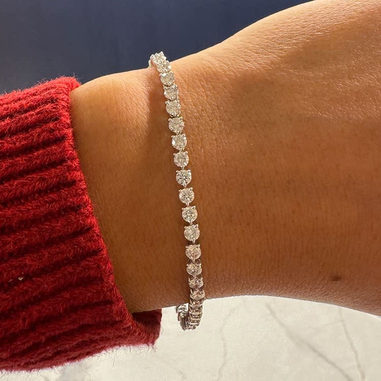 3claw tennis bracelet with 5 carat lab diamond