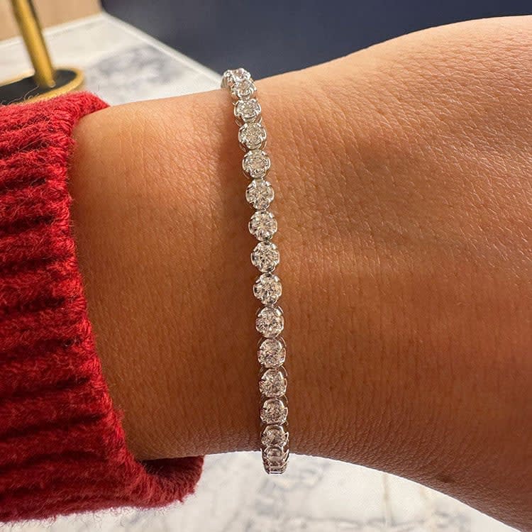 4carat lab tennis bracelet in rounded setting