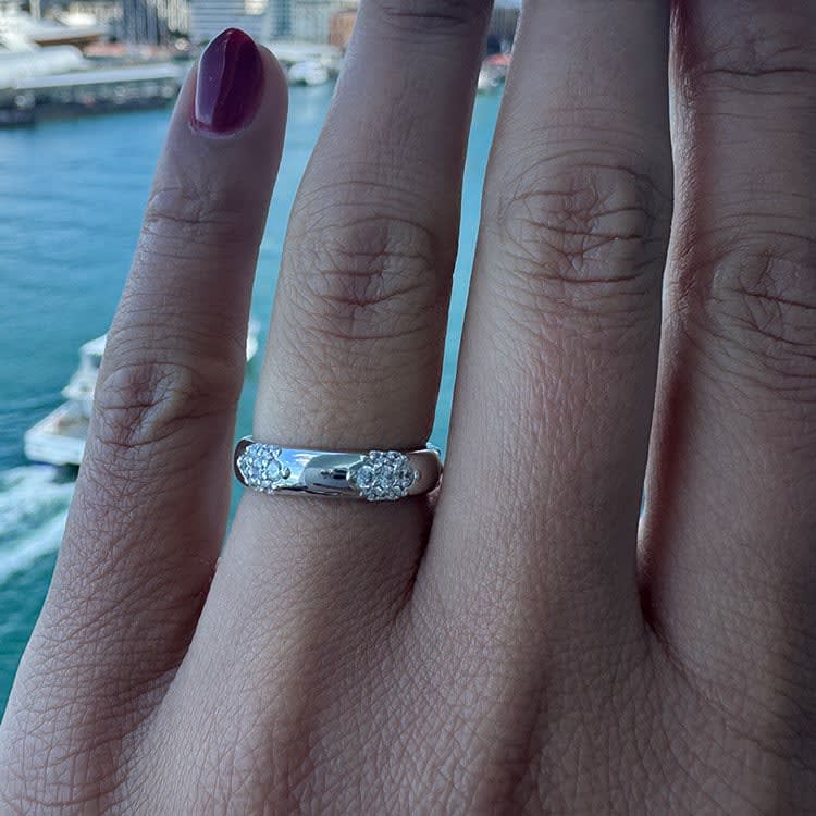 Unique gold and diamond wedding band