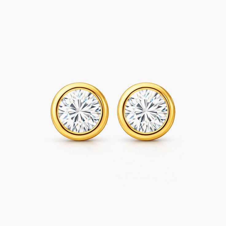 thick bezel studs with round Diamond