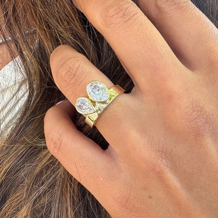 Toi et moi cigar ring