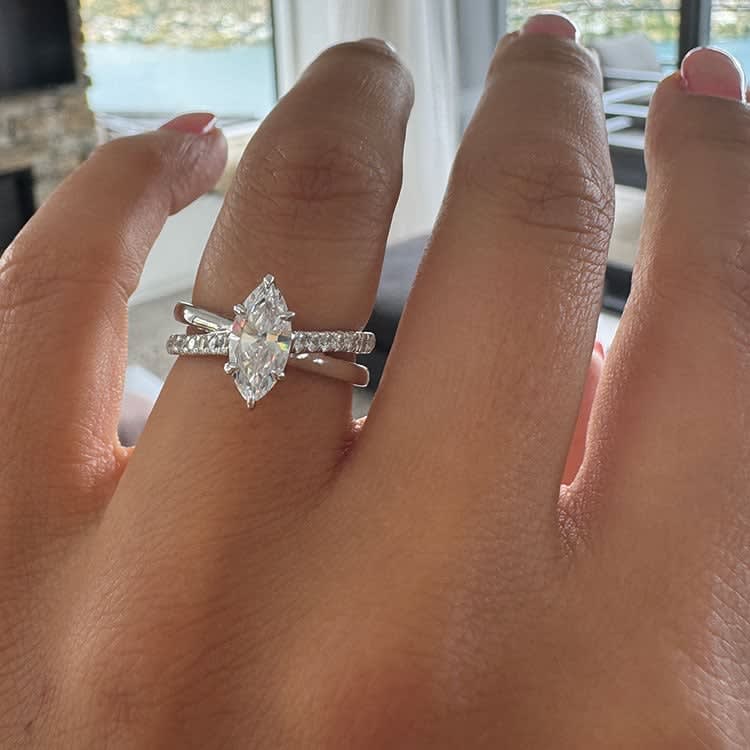 Marquise on a unique band