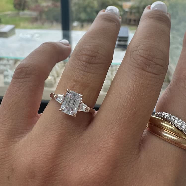 Lab emerald trilogy ring