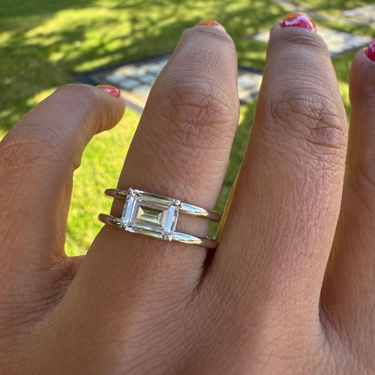 Emerald diamond on a double band