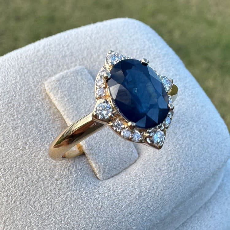 Natural oval blue sapphire