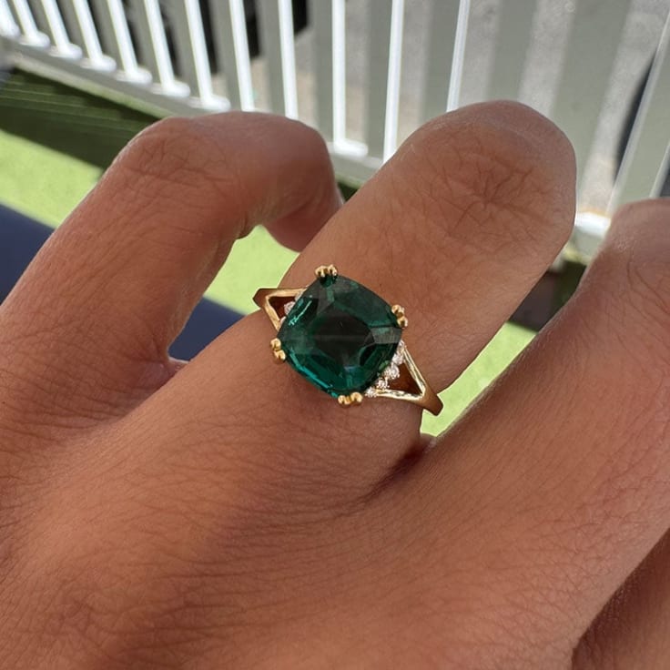 Lab green emerald on a gold band
