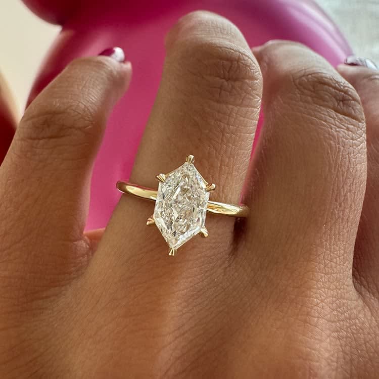 Dutch marquise set on a gold band