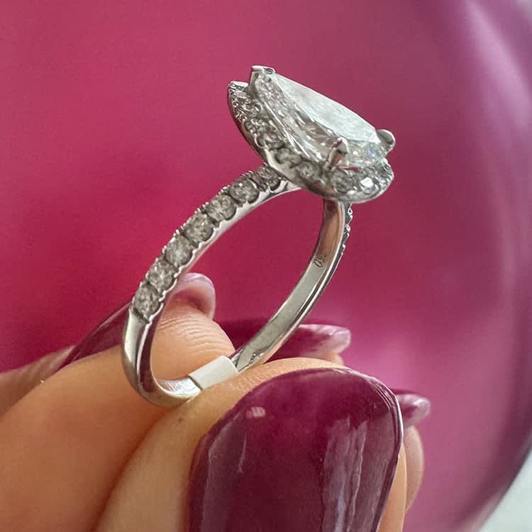 1ct pear diamond with a halo