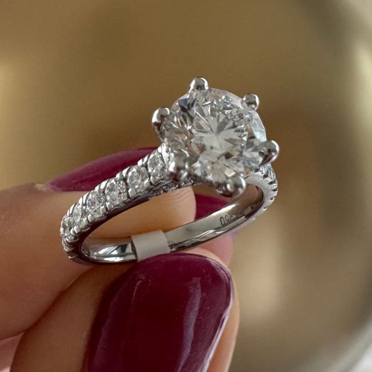 Round diamond in platinum setting