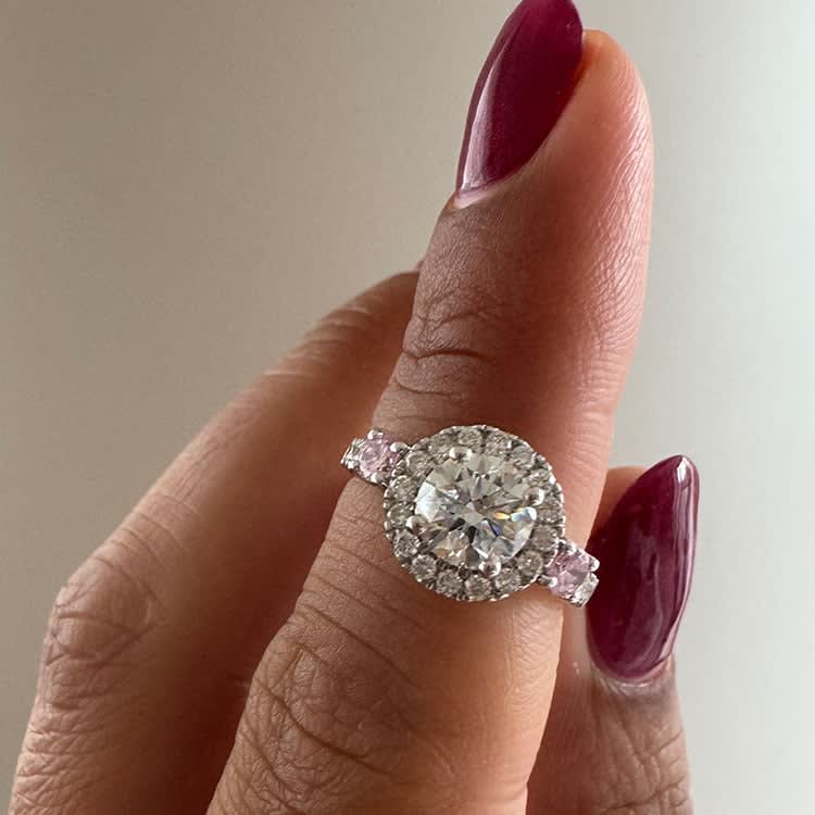 1 carat round with pink sides