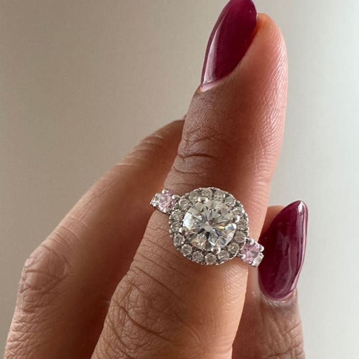 1 carat round with pink sides