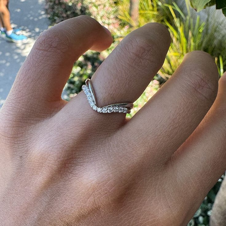 Diamond V shape