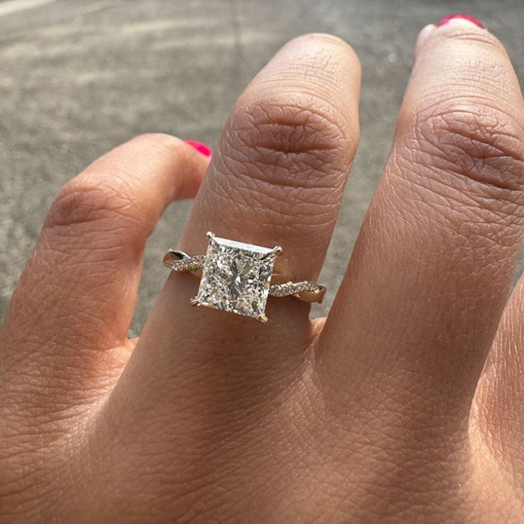2 carat princess cut on a twisted band