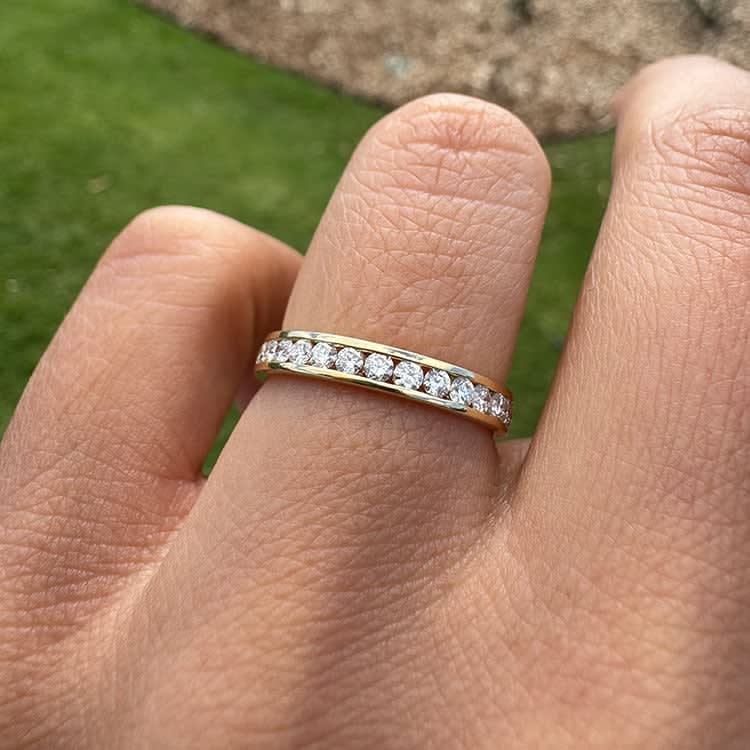 9k yellow gold channel set ring