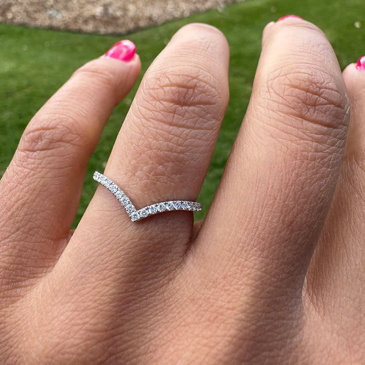 Natural diamond on a curve band