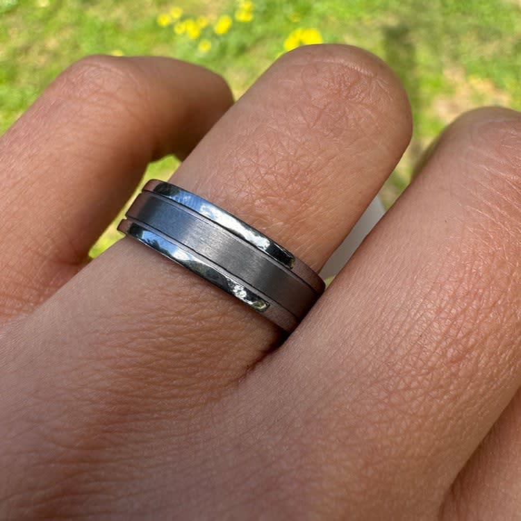 7mm Grooved tantalum ring