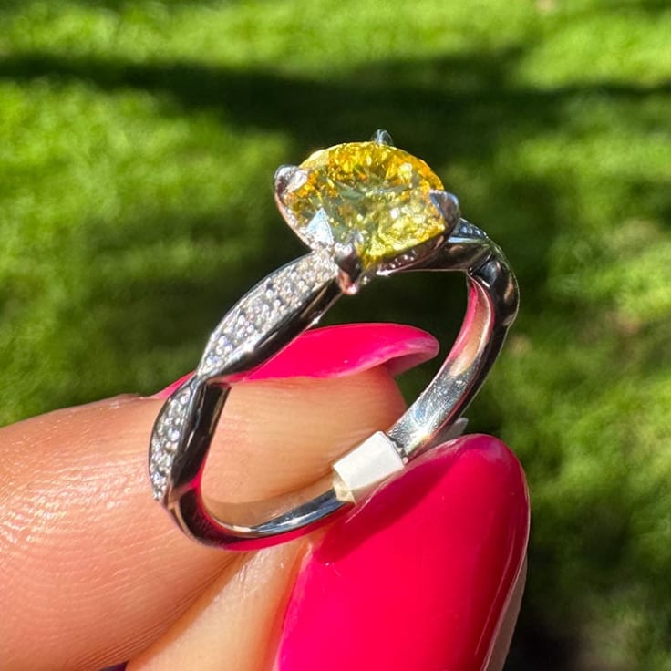 Yellow diamond on a platinum band