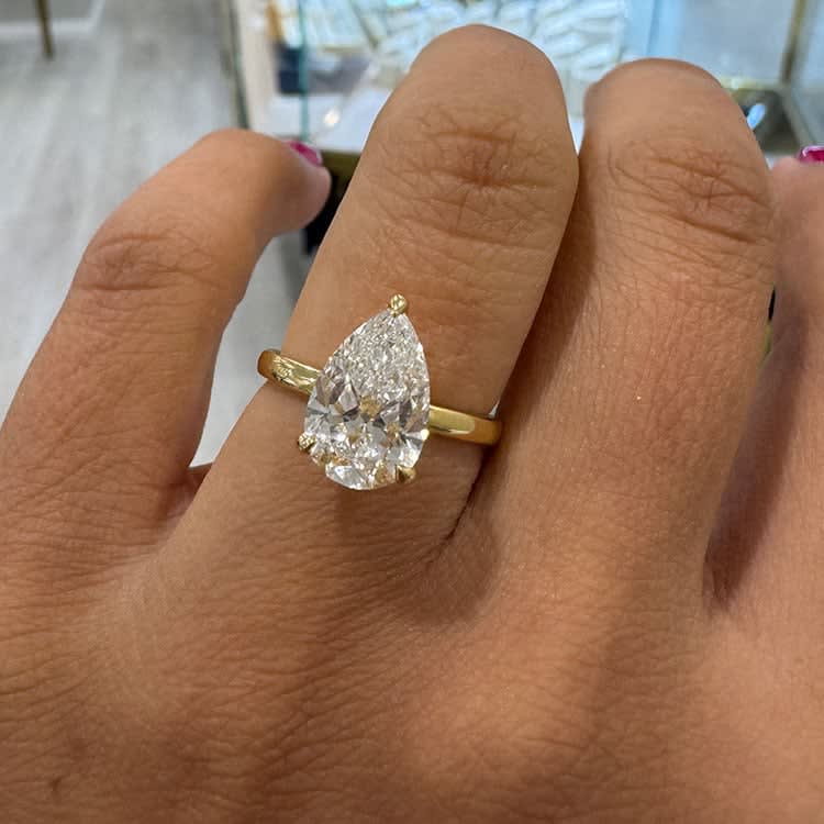 3 carat D VS1 with hidden halo