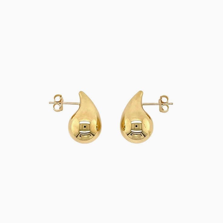Drop earring in 9k gold