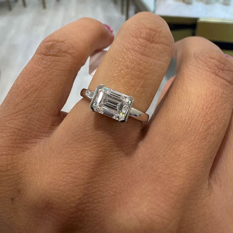 9k white gold ring set with Moissanite