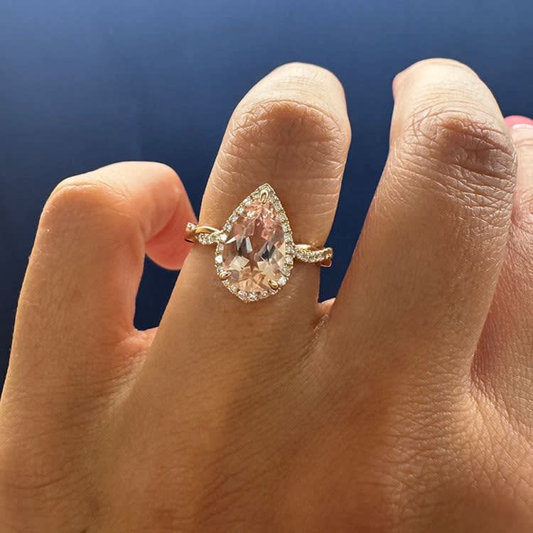 Natural morganite set in rosegold ring
