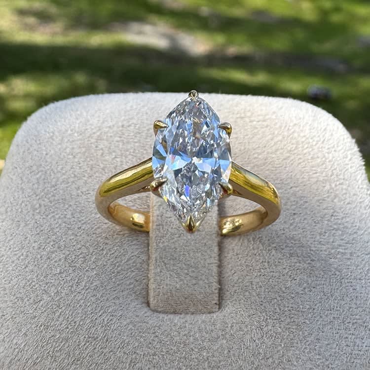 2 carat D VVS2 marquise on a gold band
