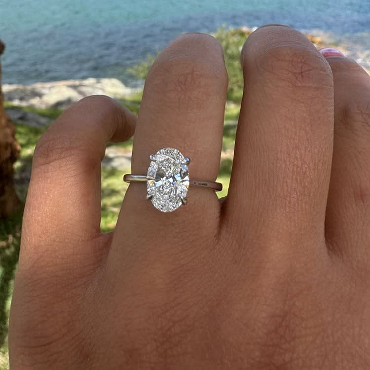 2 carats D VVS2 oval lab diamond with hidden halo