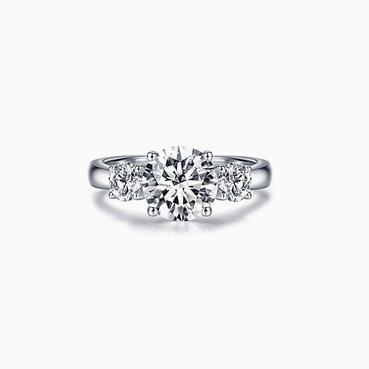 Round Brilliant Cut Diamond Trilogy Engagement Ring