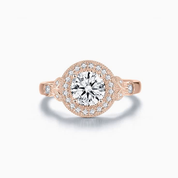 Vintage Engagement Ring with a Round Brilliant Diamond