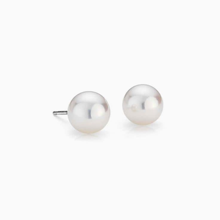 Round Pearl Studs