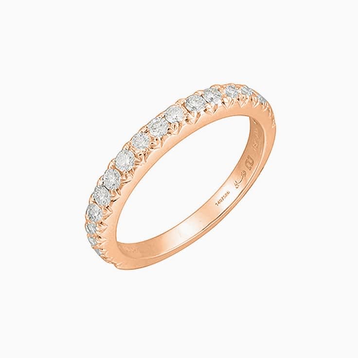 Claw set Round diamond Ring