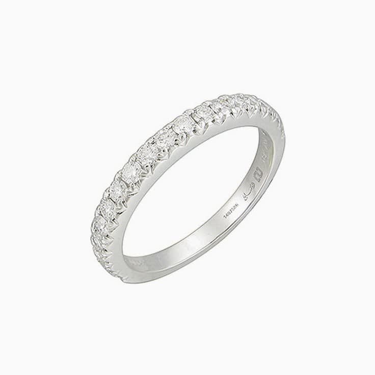 Claw set Round diamond Ring