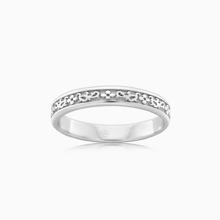 Carved ladies wedding ring J3646