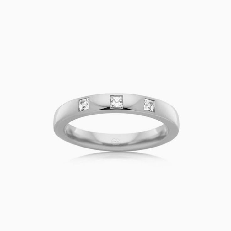 Three stone diamond ring B3643