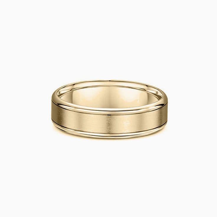 Matte centred Mens Wedding Band