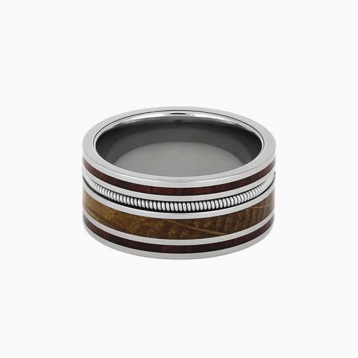 Whisky oak with guitar string