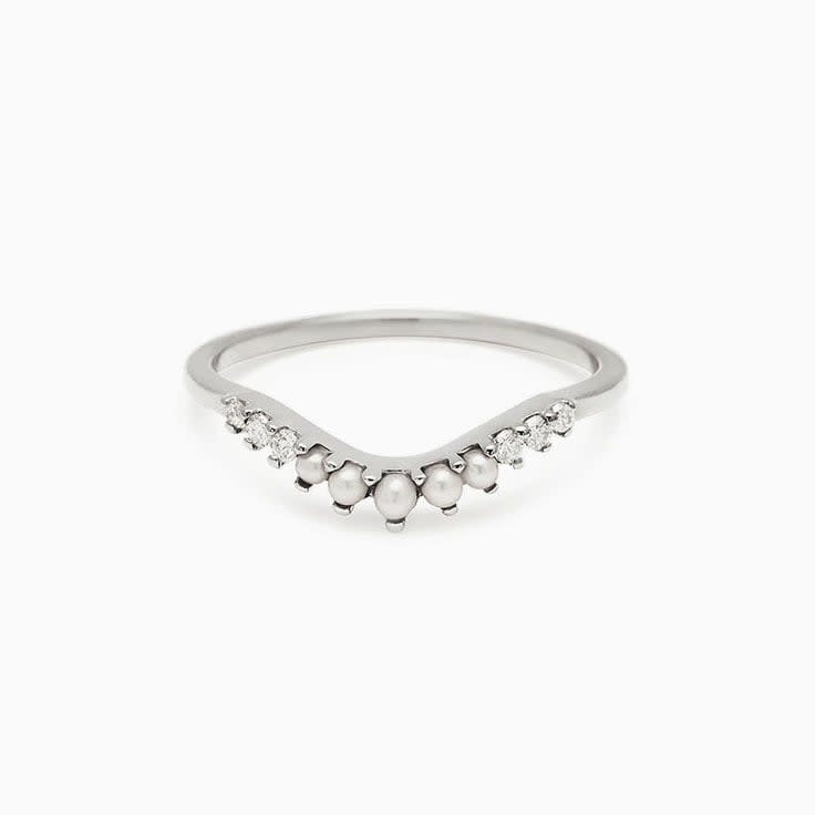 Pearl Tiara Curve Band