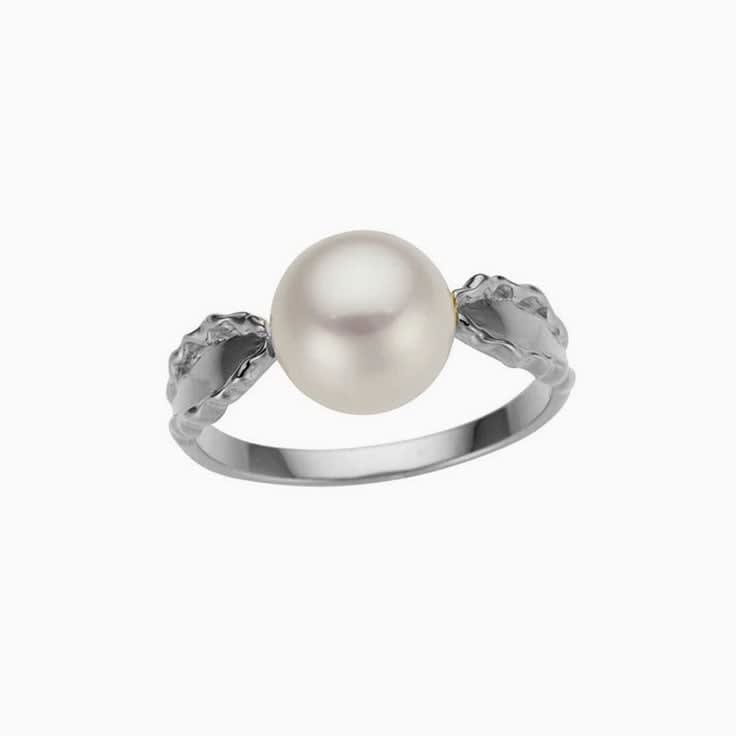 Classic Pearl Ring