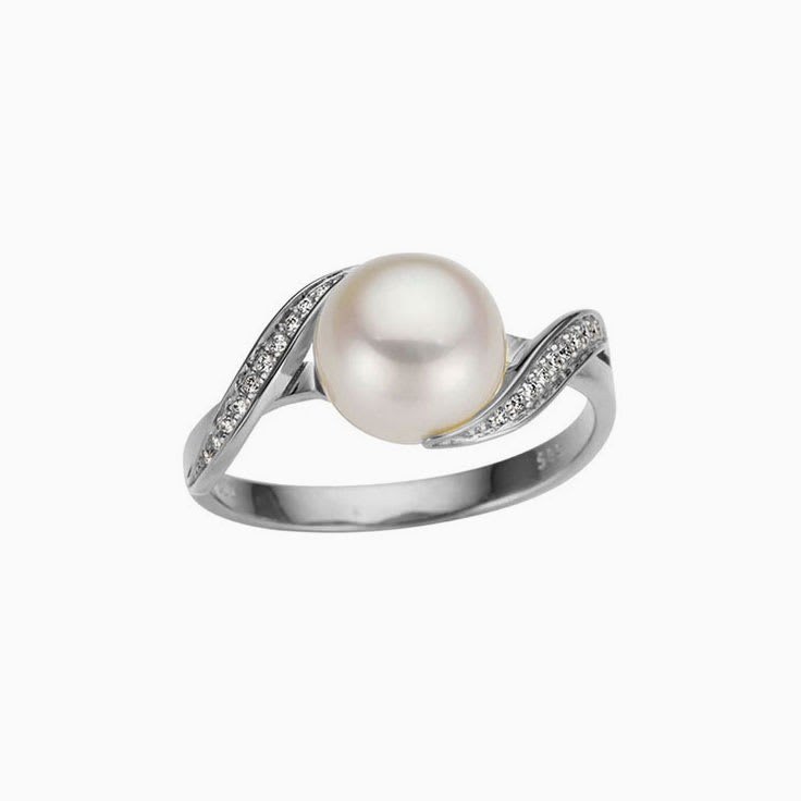 Fresh water Pearl and diamond ring