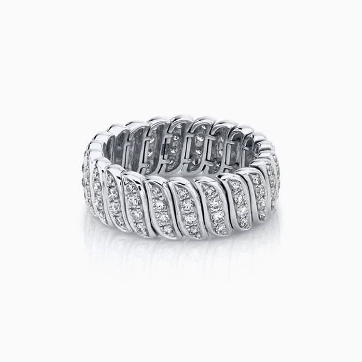 Diamond twisted band