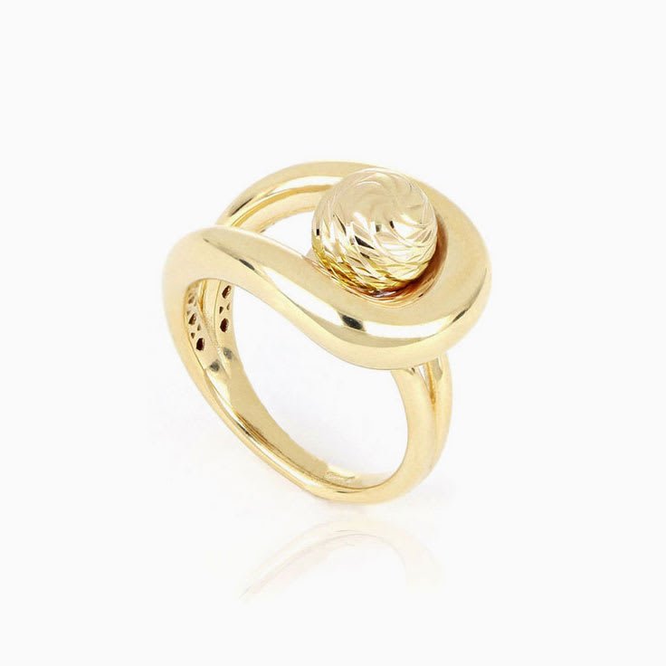 Womens Sphered Gold Ring