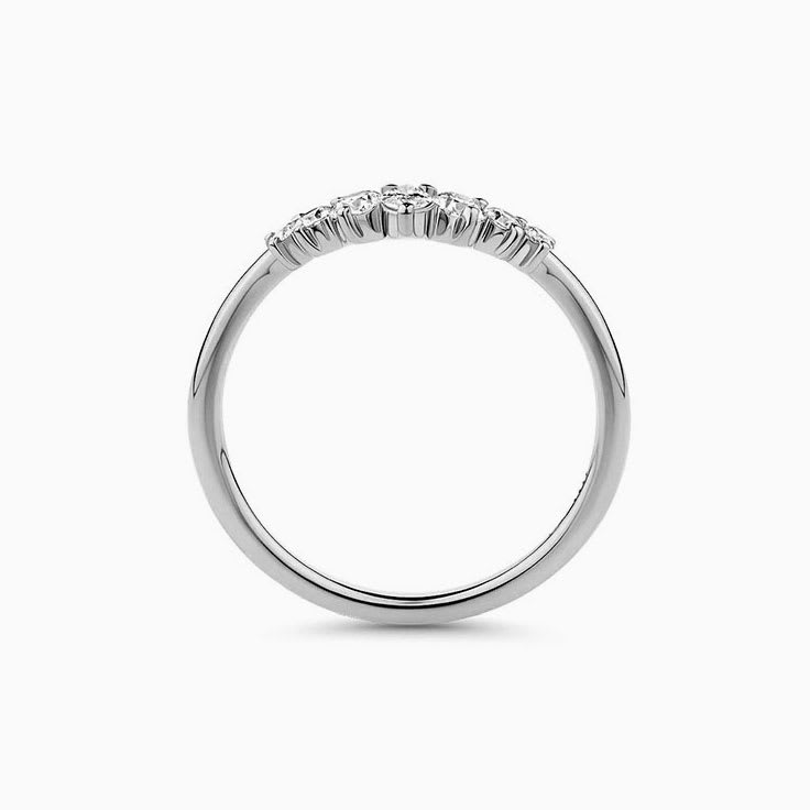Diamond contoured womens ring
