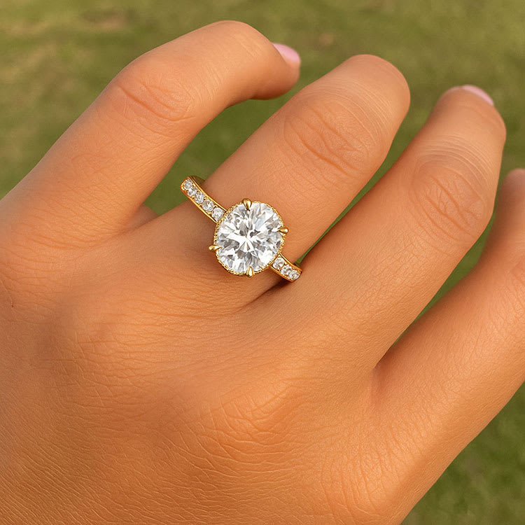 Classic Round Engagement Ring