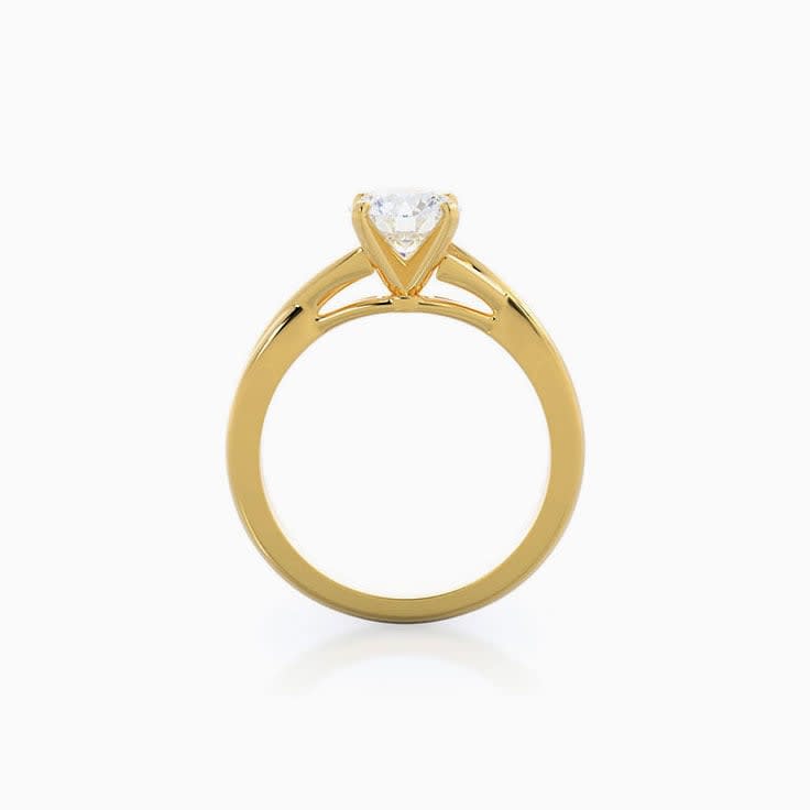 Round twisted engagement ring