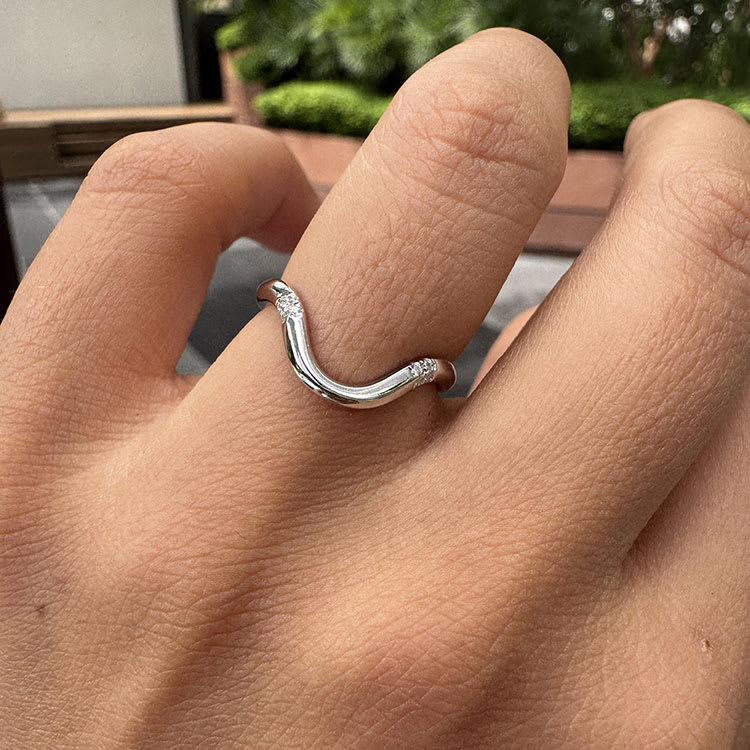 Classic nesting wedding band