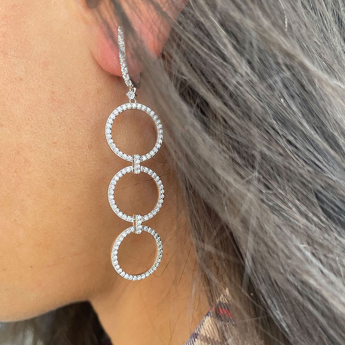 Circle line diamond earrings